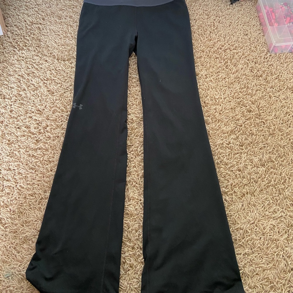 Under Armor black leggings